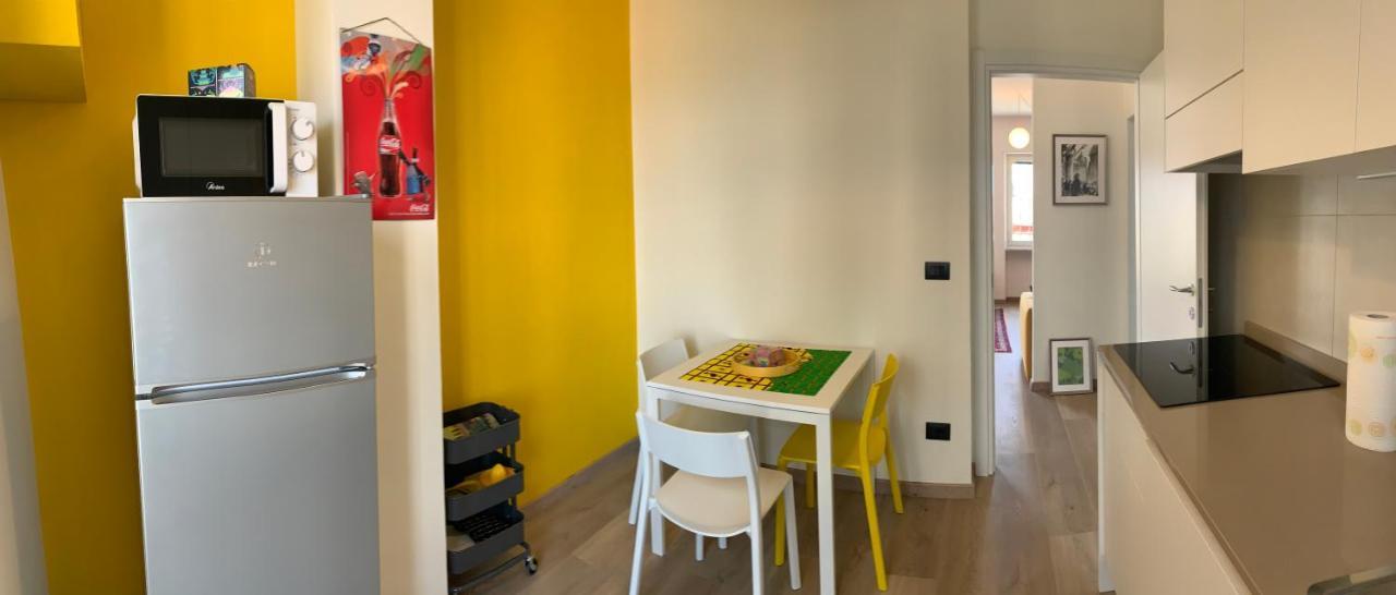 San Donato District Colourful Apartament *